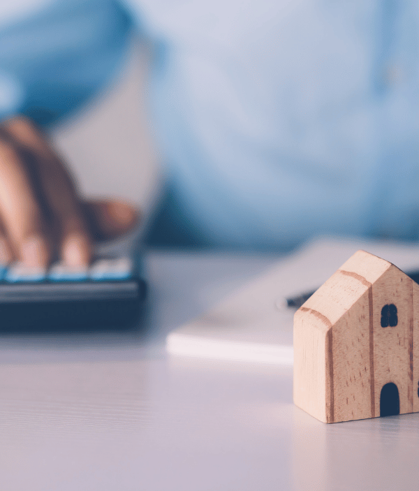 Comparison of adjustable and fixed rate mortgage options for Texas homeowners considering refinancing